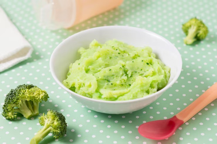 manfaat brokoli untuk MPASI, MPASI bayi 6 bulan, sayuran untuk MPASI, makanan bayi sehat, cara mengolah brokoli untuk bayi, vitamin brokoli, makanan pendamping ASI sehat, menu MPASI rumahan